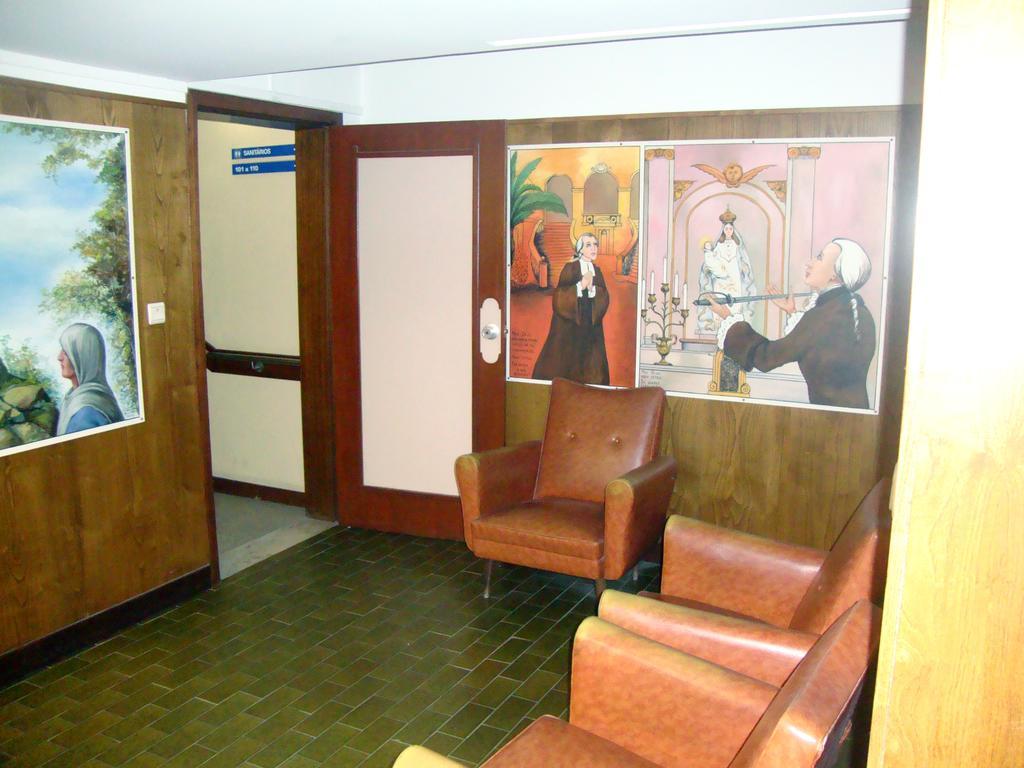 Casa De Retiros N. S. Perpetuo Socorro Hotel Guimarães Room photo