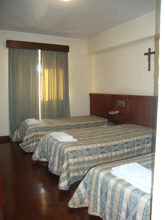 Casa De Retiros N. S. Perpetuo Socorro Hotel Guimarães Room photo