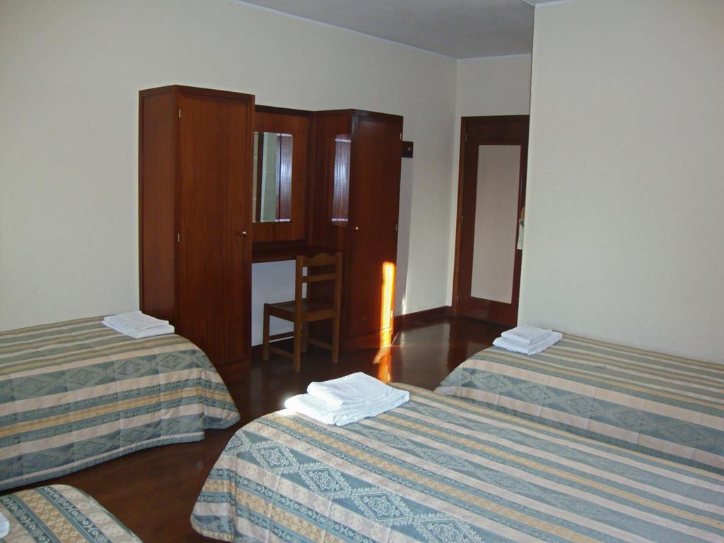 Casa De Retiros N. S. Perpetuo Socorro Hotel Guimarães Room photo